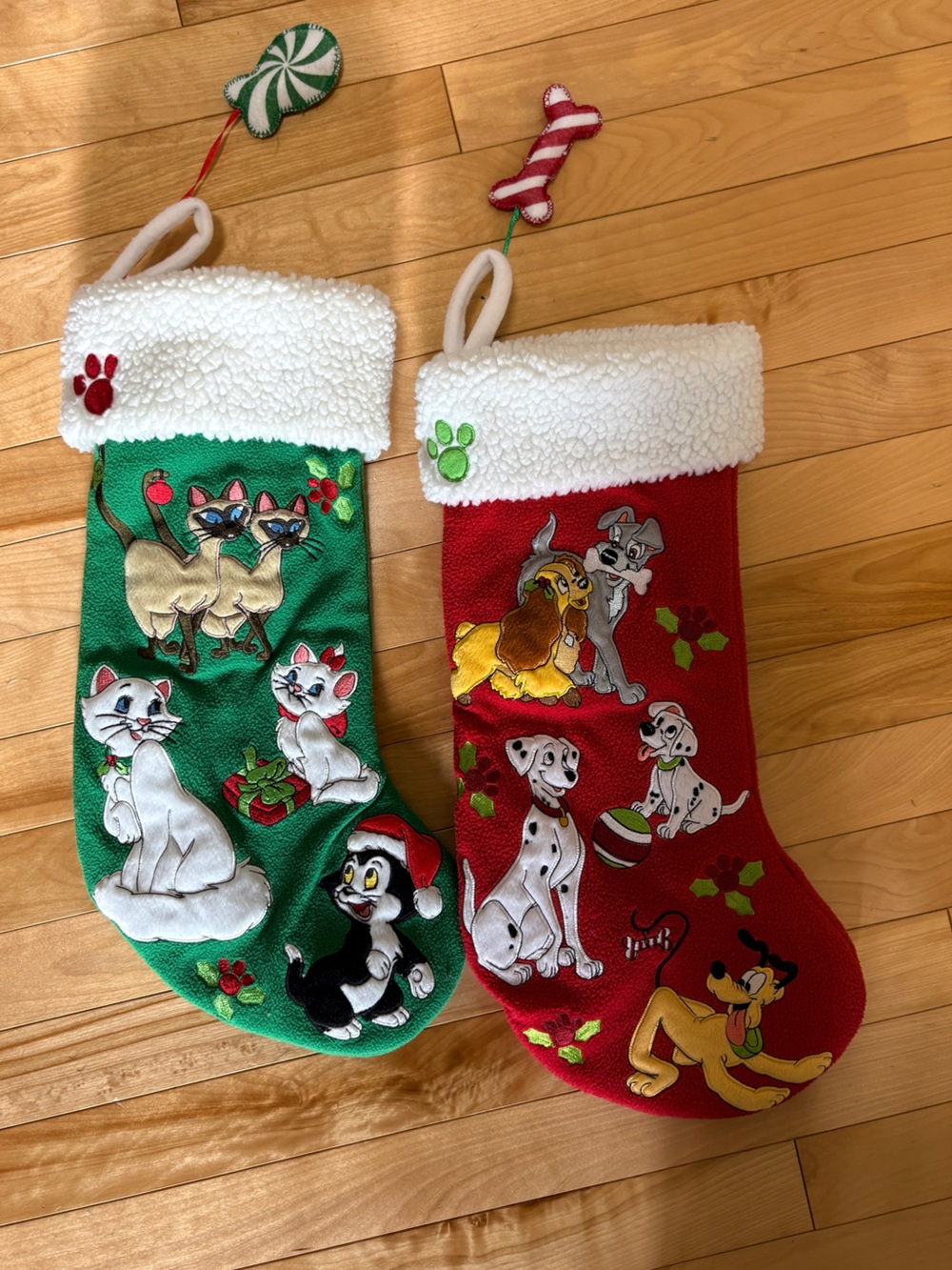 DISNEY Christmas stockings Pets Cats & Dogs Walt Disney World Nostalgia cat dog
